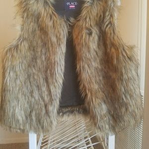 Girl's fur vest L 10/12